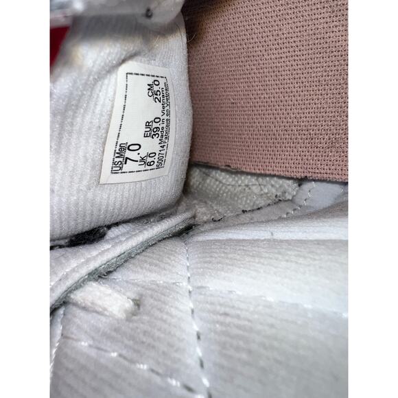Vans Sk8-Hi Pro High Top Sneakers - size 7  - L12